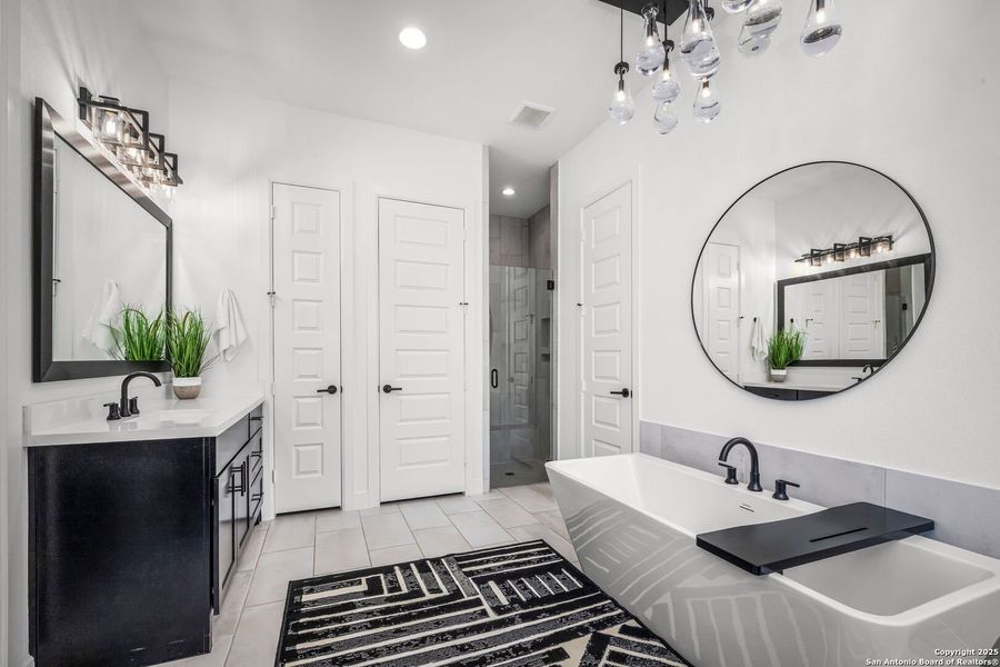 Furnished interior view inside a new home in Vintage Oaks, New Braunfels (Image 24). Furnished interior view inside a new home in Vintage Oaks, New Braunfels (Image 24).