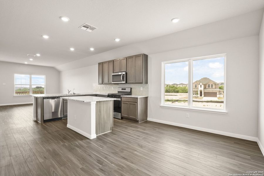 Image 32 of a home in Hunters Ranch.