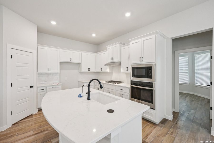 Furnished interior view inside a new home in Meyer Ranch, New Braunfels (Image 10).