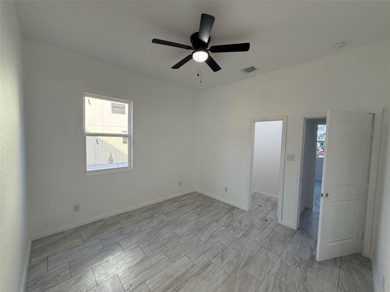Spacious, unfurnished interior of a new home in , Wimberley (Image 6).