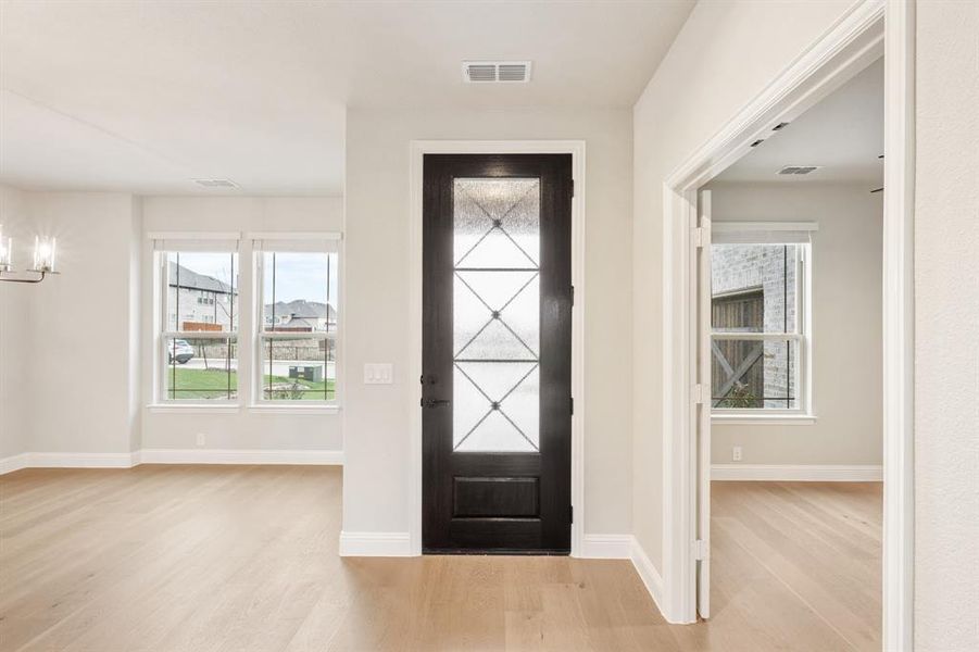 Spacious, unfurnished interior of a new home in Villages of Walnut Grove, Midlothian (Image 38).