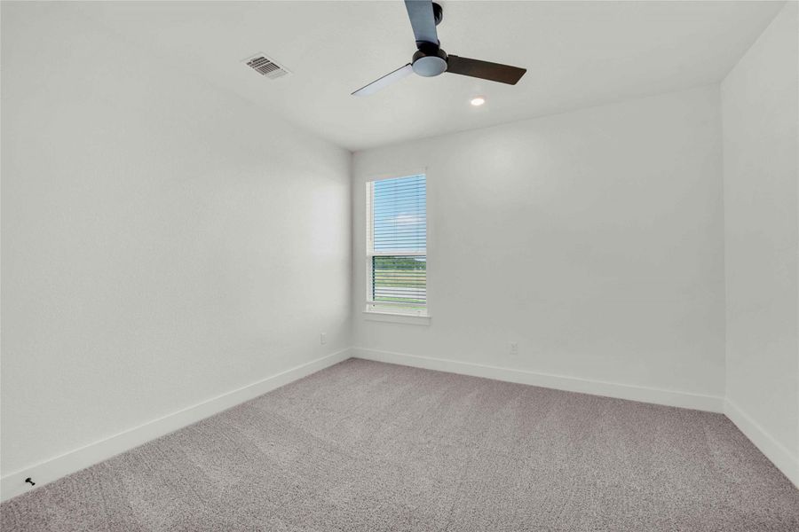 Spacious, unfurnished interior of a new home in Daniels Mountain, Georgetown (Image 23).