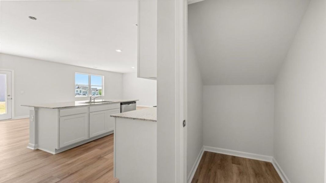 Spacious, unfurnished interior of a new home in Rolling Meadows, Jasper (Image 17).