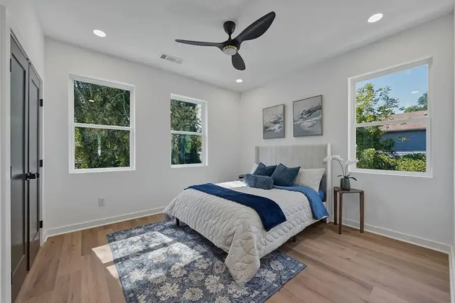Furnished interior view inside a new home in , Atlanta (Image 7).