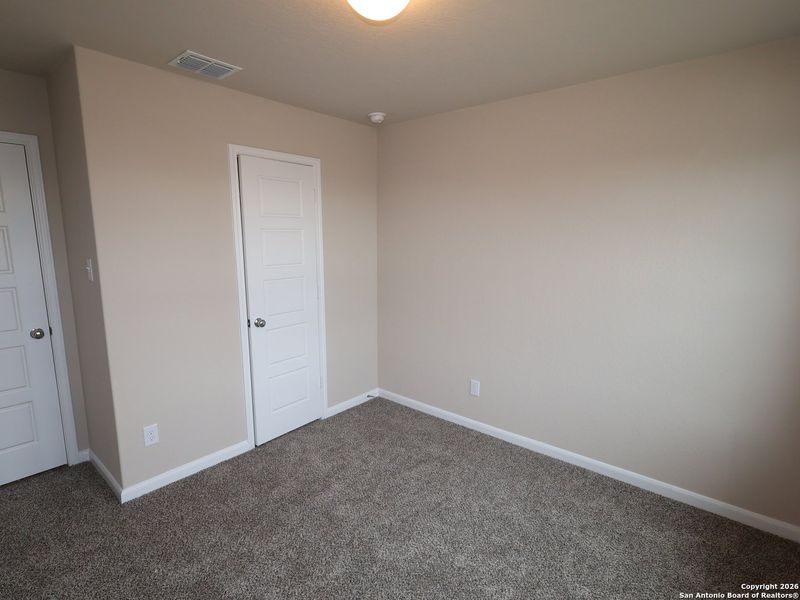 Spacious, unfurnished interior of a new home in Meadows at Clear Springs, New Braunfels (Image 23).