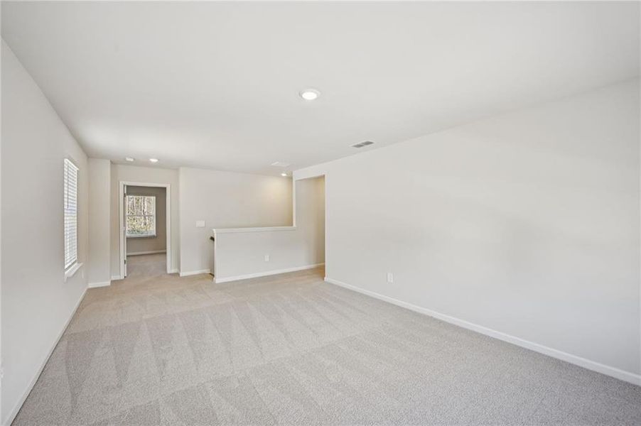 Spacious, unfurnished interior of a new home in Creekside at Oxford Park, Fairburn (Image 28).