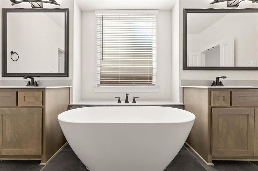 9933 Villa Verde-Primary Suite-5