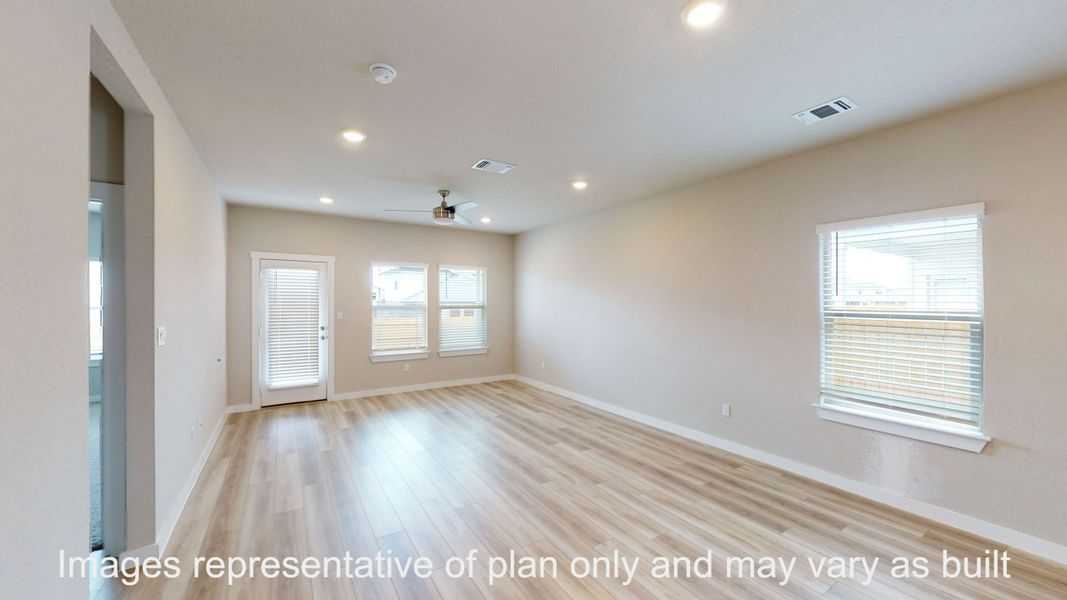 Spacious, unfurnished interior of a new home in Turnbo Ranch, Killeen (Image 14).