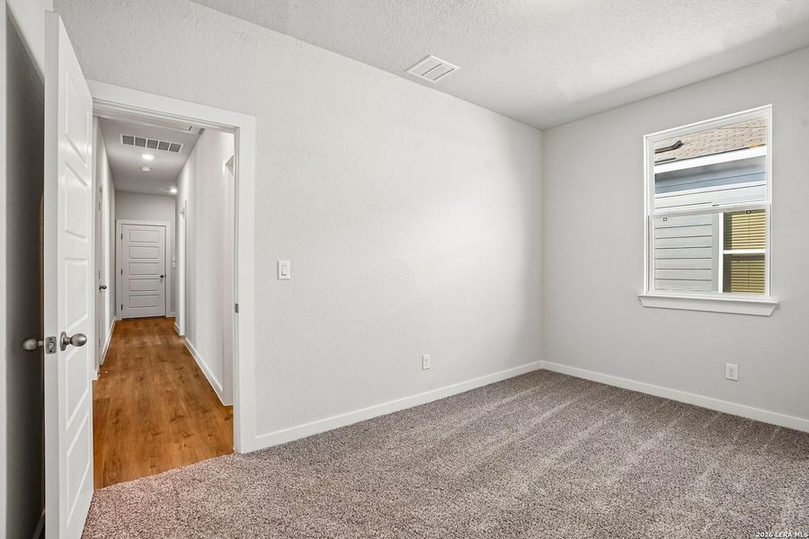 Spacious, unfurnished interior of a new home in Highland Ridge, San Antonio (Image 27). Spacious, unfurnished interior of a new home in Highland Ridge, San Antonio (Image 27).