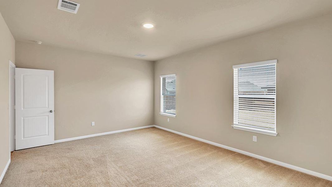 Spacious, unfurnished interior of a new home in Bar W Ranch, Leander (Image 27).