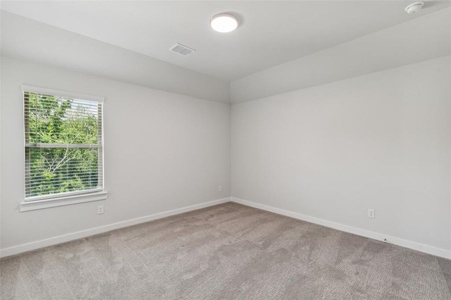 Spacious, unfurnished interior of a new home in Cross Creek Meadows, Celina (Image 18).