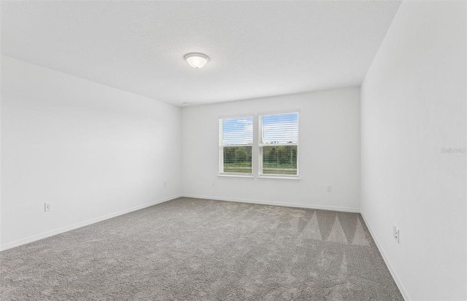 Spacious, unfurnished interior of a new home in Silverlake, Lake Alfred (Image 17).