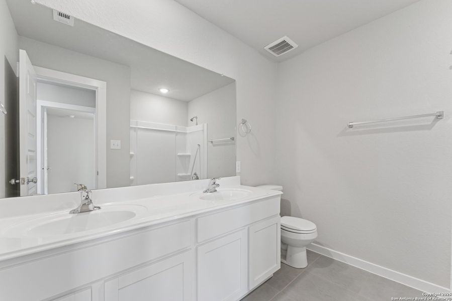 Furnished interior view inside a new home in Mesquite Ridge, San Antonio (Image 11). Furnished interior view inside a new home in Mesquite Ridge, San Antonio (Image 11).