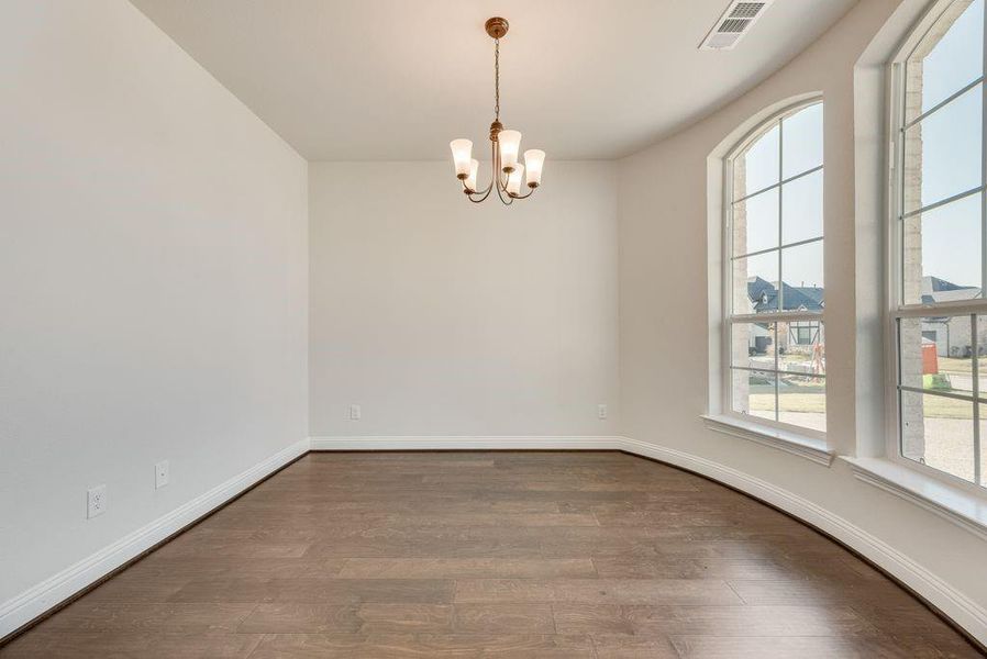 Spacious, unfurnished interior of a new home in Dominion of Pleasant Valley, Wylie (Image 30).