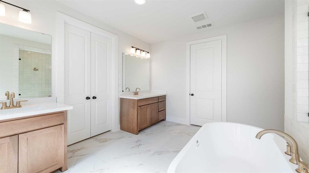 Furnished interior view inside a new home in The Parks At Wilson Creek 40', Celina (Image 8). Furnished interior view inside a new home in The Parks At Wilson Creek 40', Celina (Image 8).