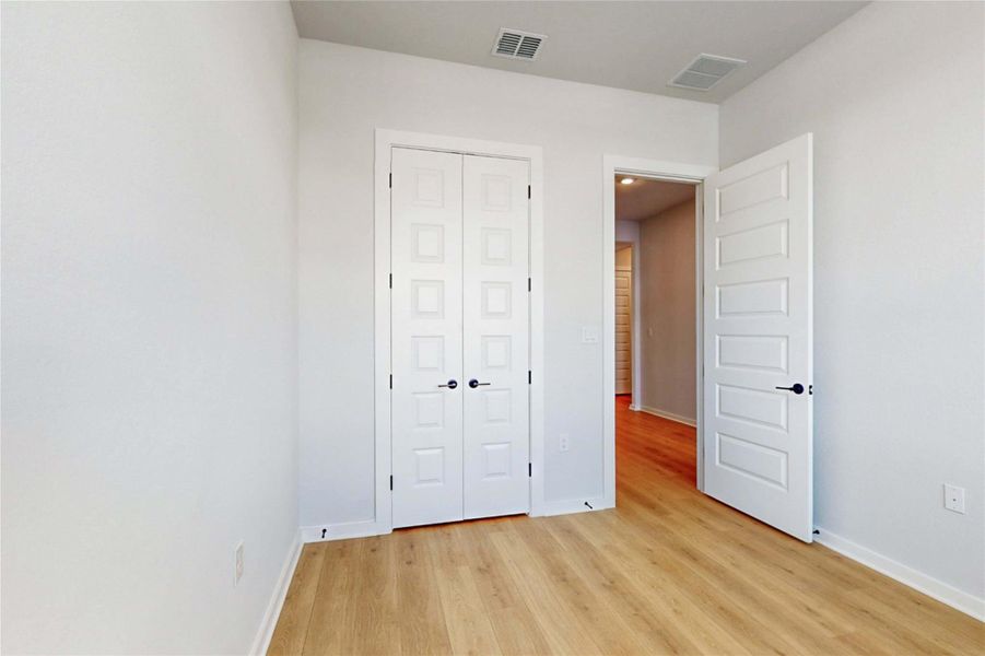 Spacious, unfurnished interior of a new home in Estancia West, Manchaca (Image 21). Spacious, unfurnished interior of a new home in Estancia West, Manchaca (Image 21).
