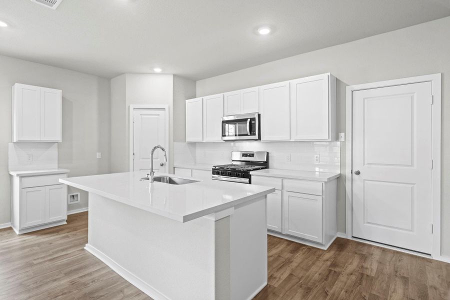 Furnished interior view inside a new home in Laurel Landing, Alvin (Image 6). Furnished interior view inside a new home in Laurel Landing, Alvin (Image 6).