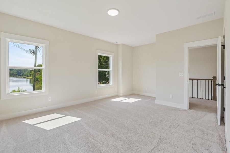 Spacious, unfurnished interior of a new home in Hillshire, Cumming (Image 38).