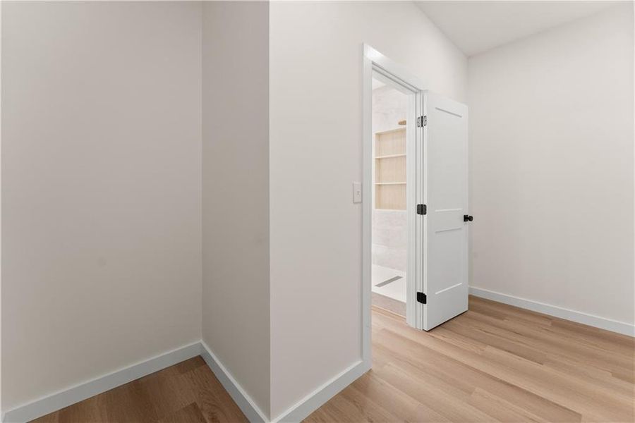 Spacious, unfurnished interior of a new home in , Gainesville (Image 38).