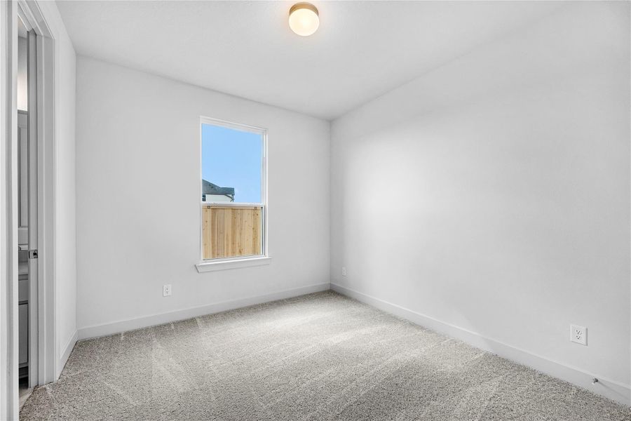 Representative image. Features, selections and colors may vary.