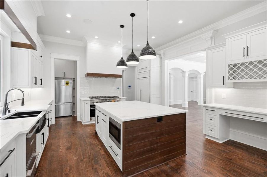 Furnished interior view inside a new home in , Roswell (Image 33).
