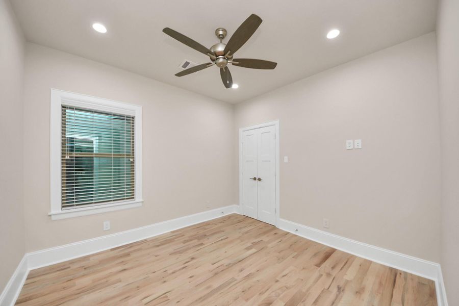 Spacious, unfurnished interior of a new home in , Houston (Image 37).