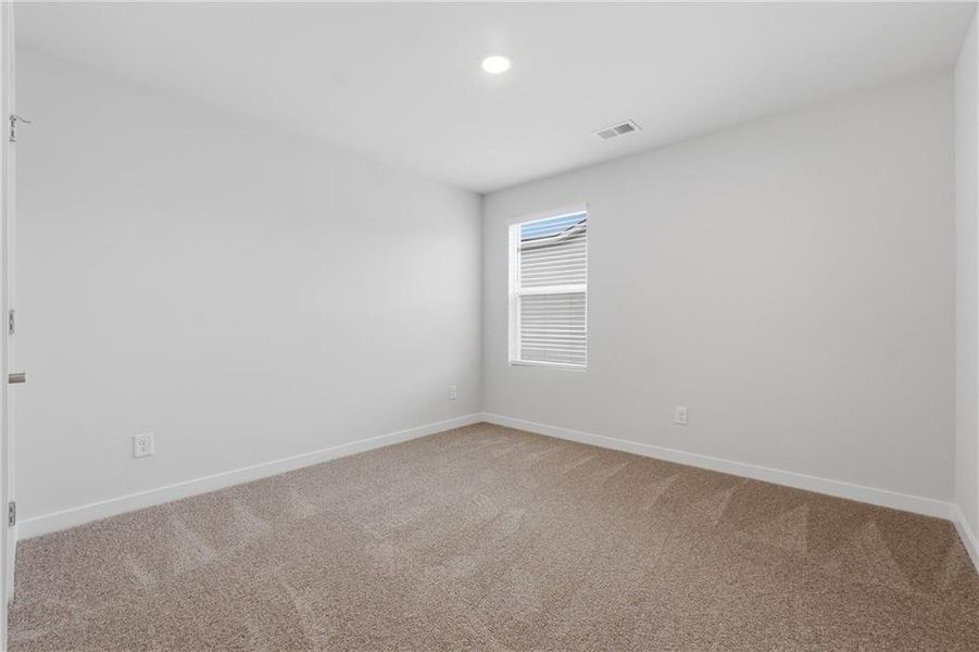 Spacious, unfurnished interior of a new home in The Enclave at Stonewall Station, Union City (Image 27).