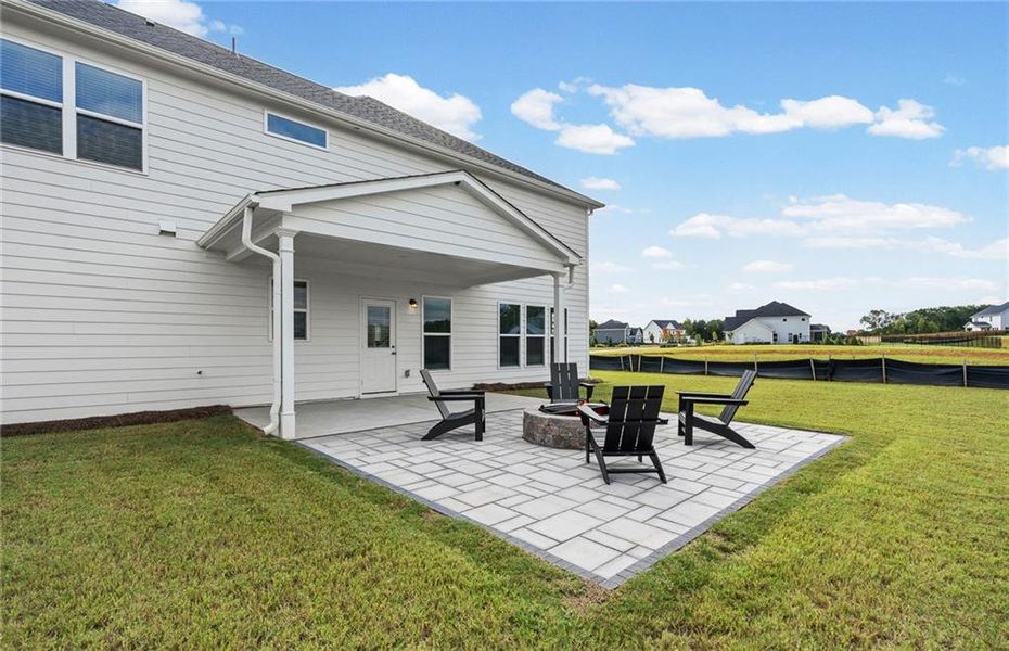 Exterior details and patio area of a home in Creekside at Skelton, Jefferson (Image 29).