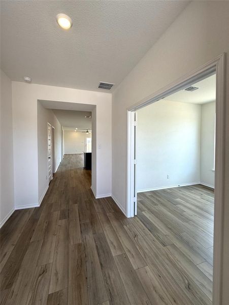 Spacious, unfurnished interior of a new home in River Bluff, Leander (Image 15). Spacious, unfurnished interior of a new home in River Bluff, Leander (Image 15).