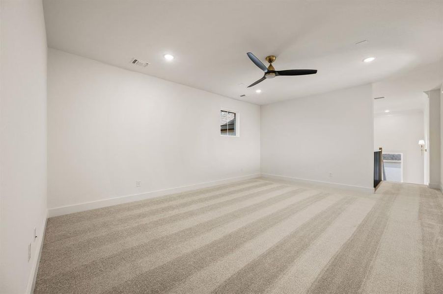 Spacious, unfurnished interior of a new home in NorthGlen, Haslet (Image 25).