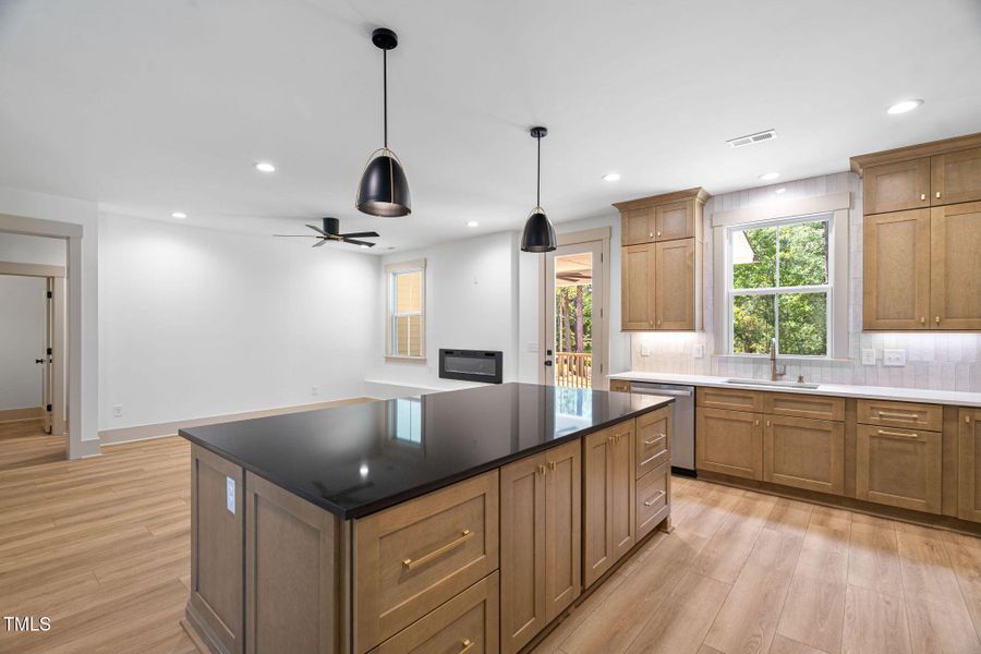 55-web-or-mls-165-nashua-dr 55-web-or-mls-165-nashua-dr