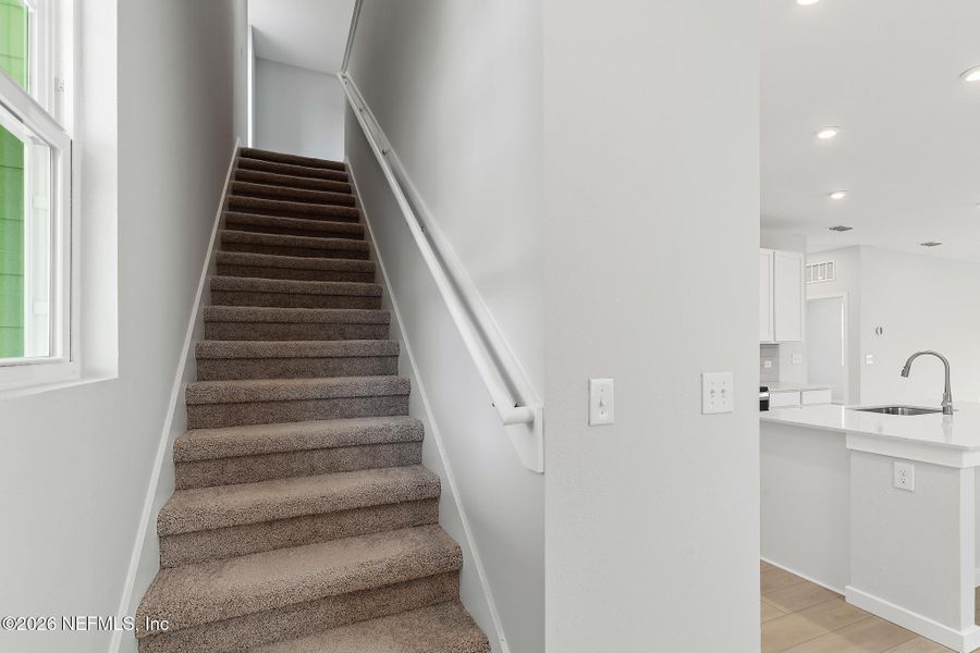 Spacious, unfurnished interior of a new home in , Jacksonville (Image 15).