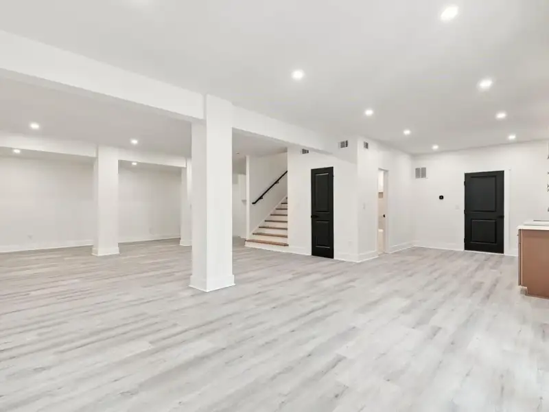 Spacious, unfurnished interior of a new home in , Marietta (Image 26).