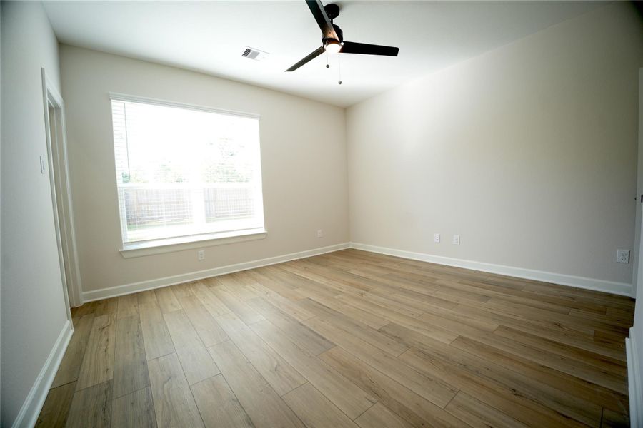 Spacious, unfurnished interior of a new home in Wedgewood Forest, Conroe (Image 26). Spacious, unfurnished interior of a new home in Wedgewood Forest, Conroe (Image 26).