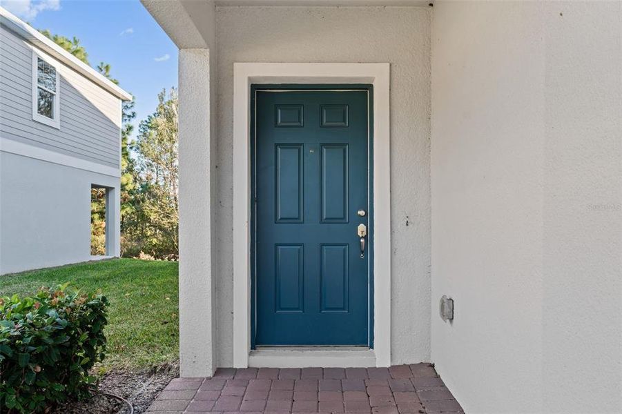 Exterior details and patio area of a home in , Groveland (Image 3).