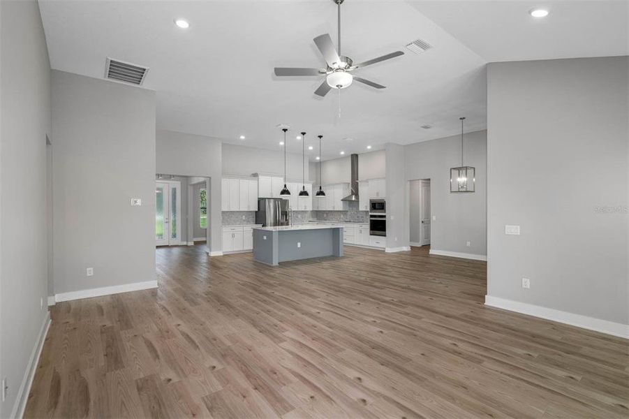Spacious, unfurnished interior of a new home in , Hudson (Image 7).