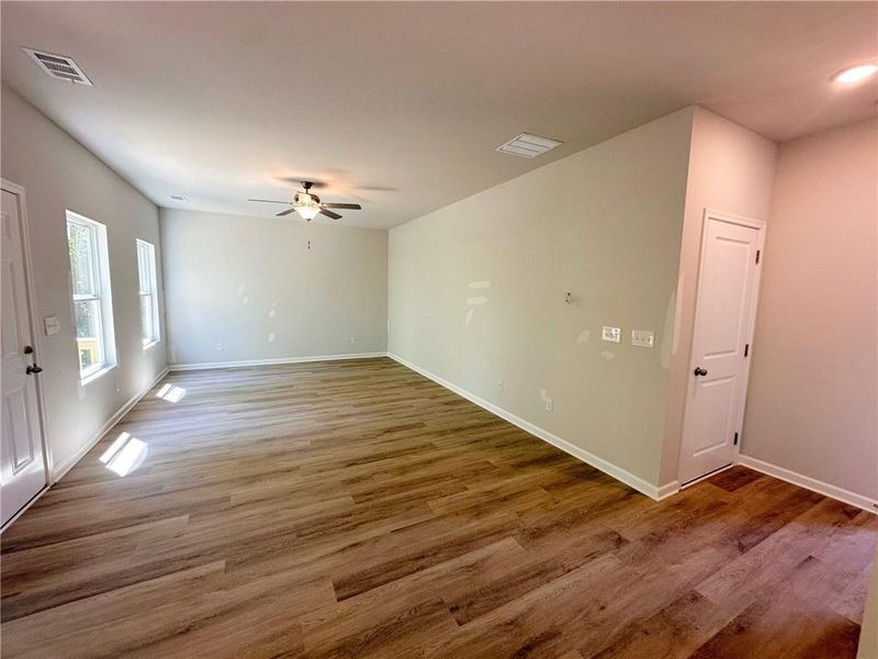 Spacious, unfurnished interior of a new home in , Dallas (Image 15).