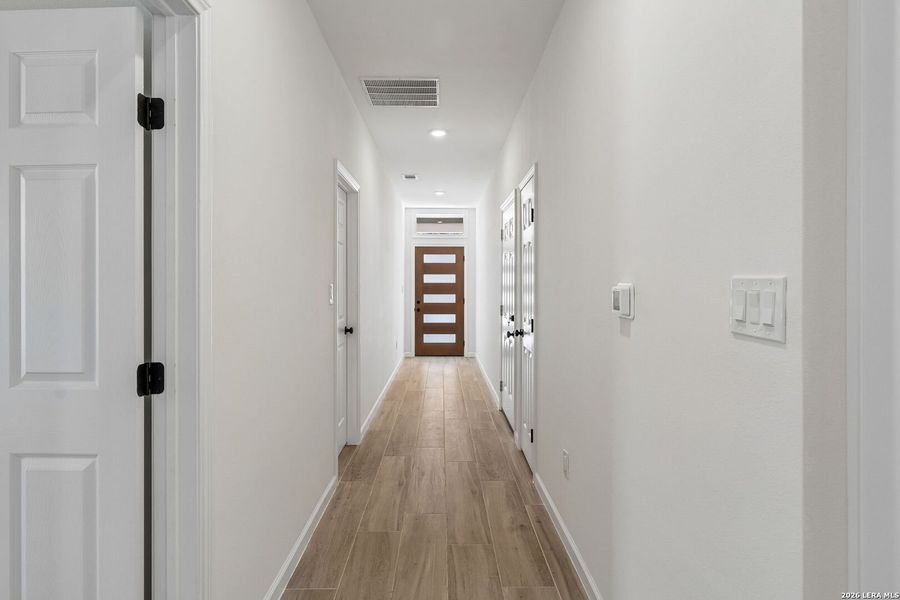 Spacious, unfurnished interior of a new home in , San Antonio (Image 23).