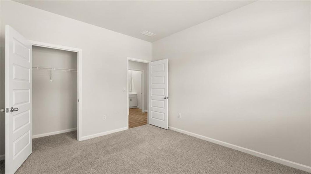 Spacious, unfurnished interior of a new home in Kingston Ranch at Lake Oconee, Buckhead (Image 33).