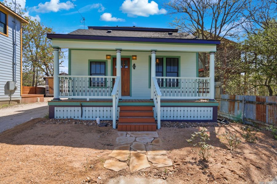 Exterior details and patio area of a home in , San Antonio (Image 25).