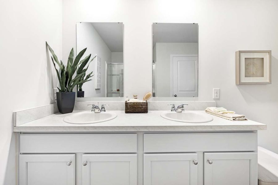 Representative furnished interior of a home built from the Aria by D.R. Horton in The Pines at New Hampstead, Savannah (Image 16).