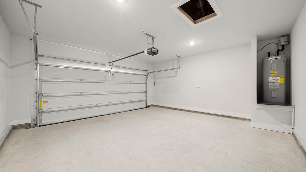 Spacious, unfurnished interior of a new home in WindMark Beach, Port Saint Joe (Image 28).