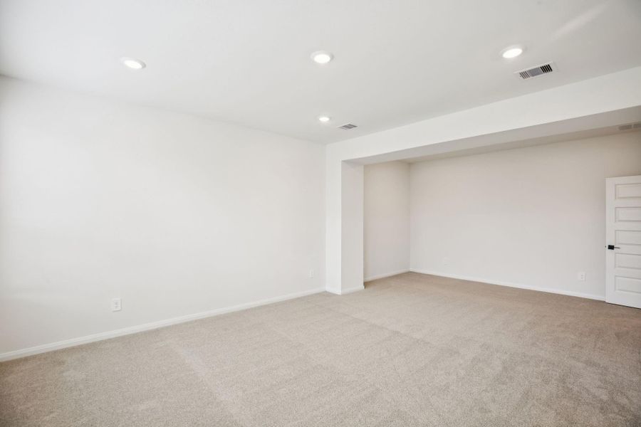 Spacious, unfurnished interior of a new home in , Atascocita (Image 28).