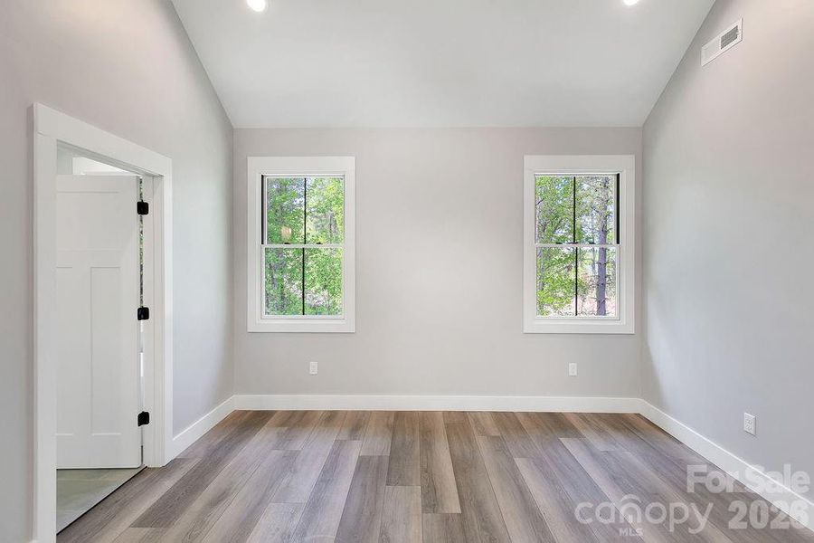 Spacious, unfurnished interior of a new home in , Mills River (Image 34).