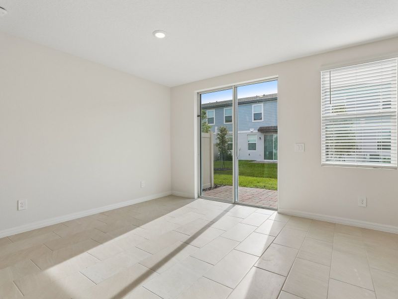 Spacious, unfurnished interior of a new home in The Meadow at Crossprairie Townes, St. Cloud (Image 10).