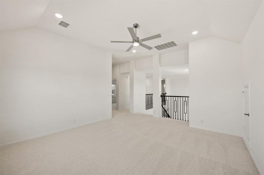 Spacious, unfurnished interior of a new home in Wildflower Ranch 60-65, Fort Worth (Image 20). Spacious, unfurnished interior of a new home in Wildflower Ranch 60-65, Fort Worth (Image 20).