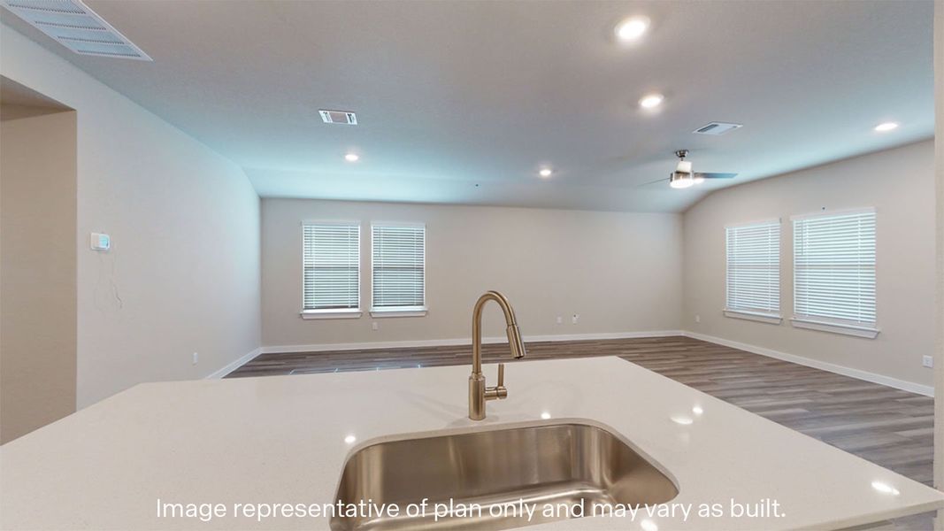 Close-up of interior finishes inside a home in Saratoga Crossing, Corpus Christi (Image 13).