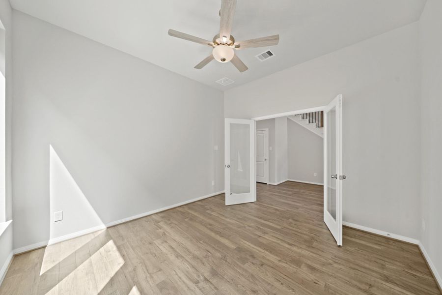 Spacious, unfurnished interior of a new home in Bridgeland 55', Cypress (Image 29).