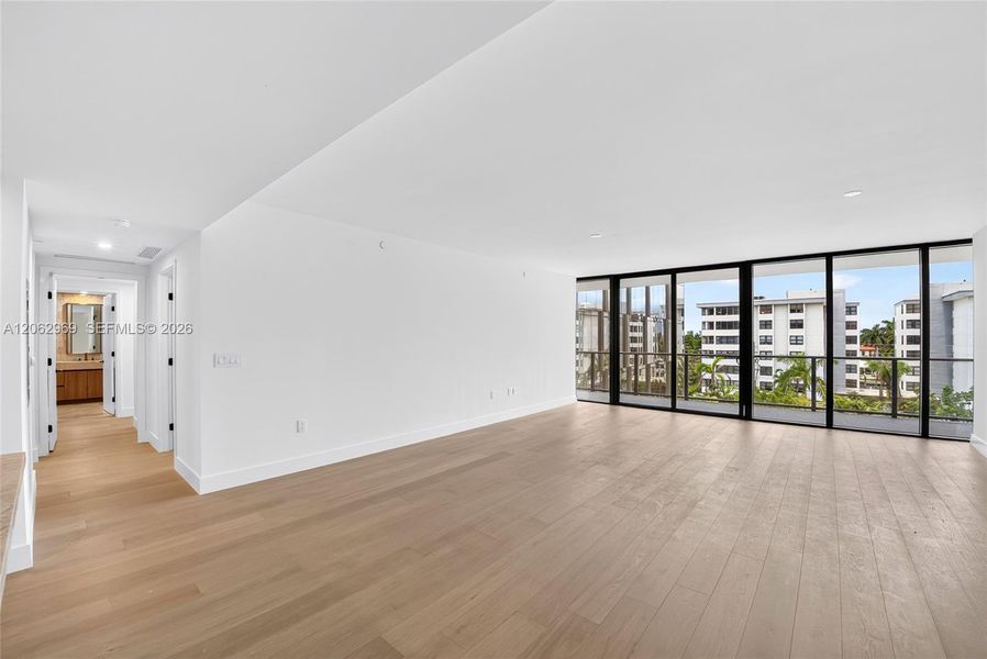 Spacious, unfurnished interior of a new home in , Bay Harbor Islands (Image 23).