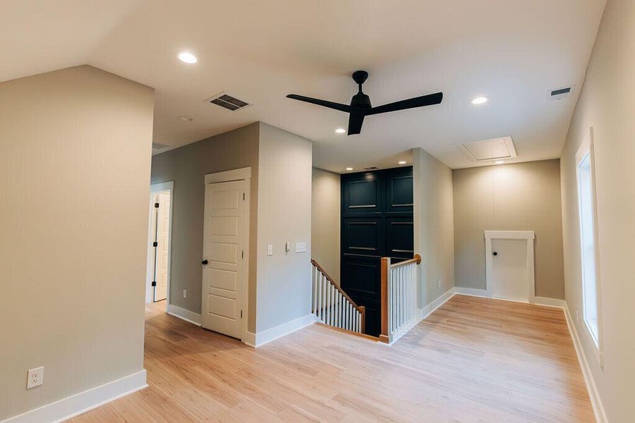 Spacious, unfurnished interior of a new home in , Walterboro (Image 39).